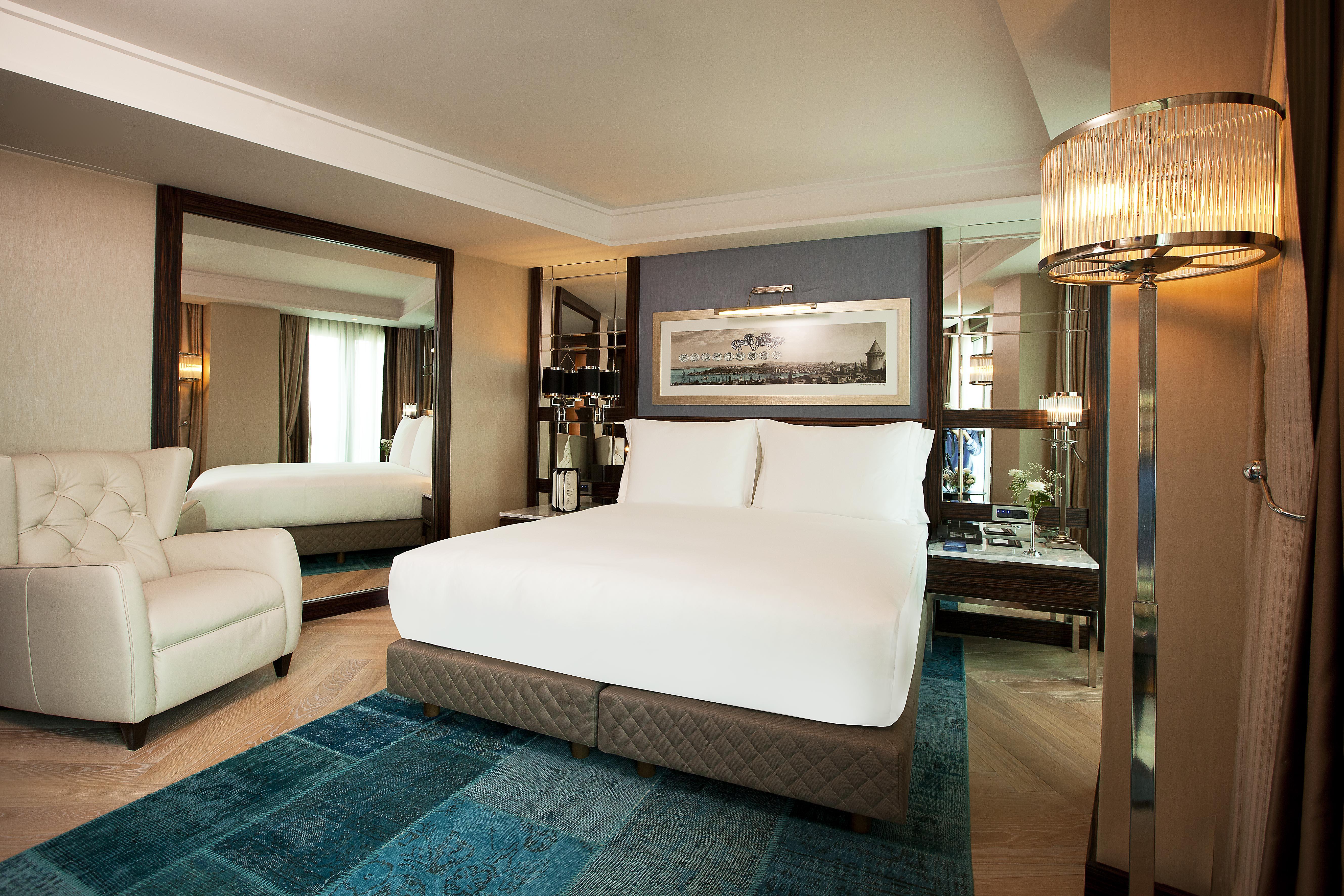 Radisson Blu Hotel Istanbul Pera Exterior photo Deluxe Room