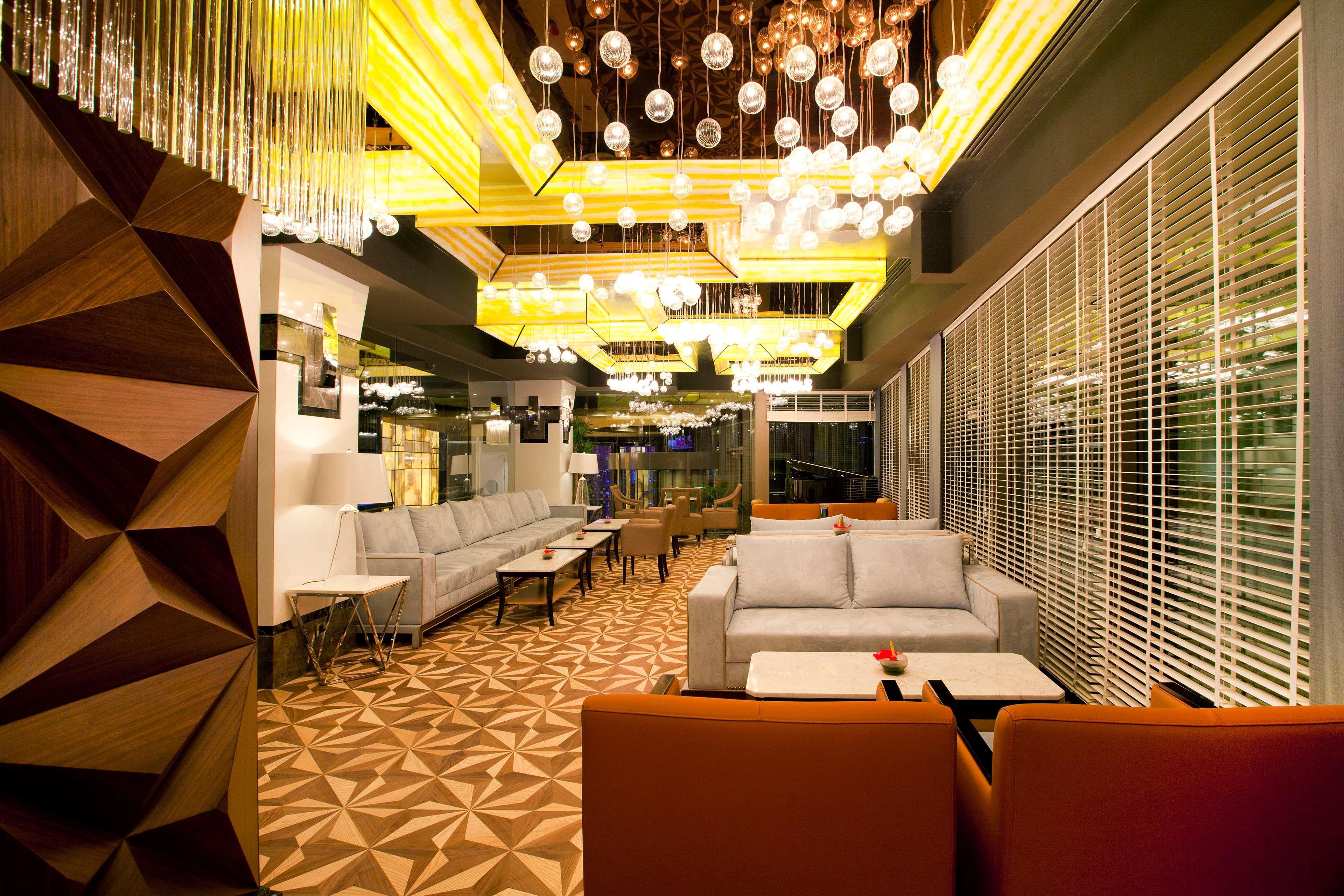 Radisson Blu Hotel Istanbul Pera Exterior photo The interior of the lounge