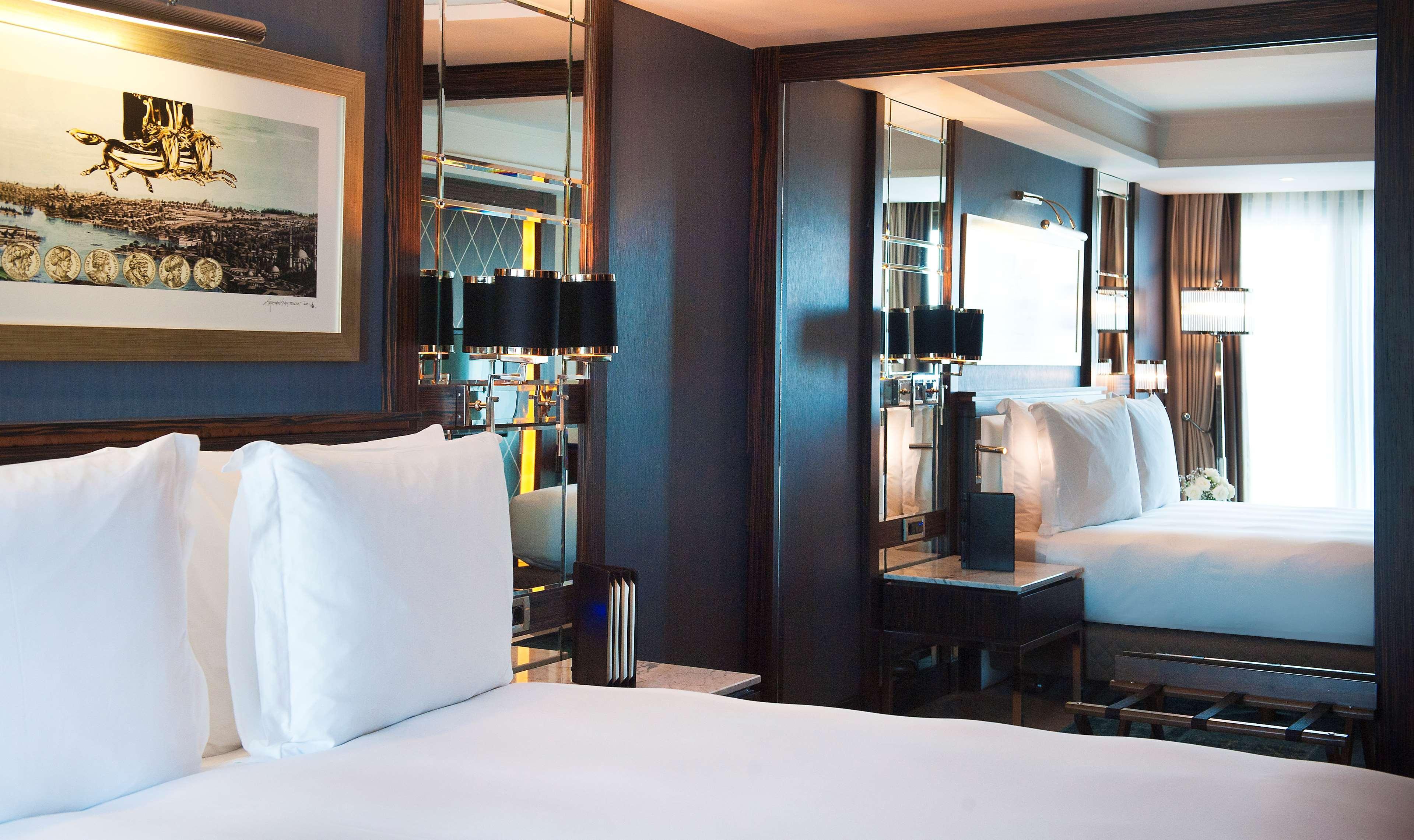 Radisson Blu Hotel Istanbul Pera Exterior photo A bedroom at the hotel