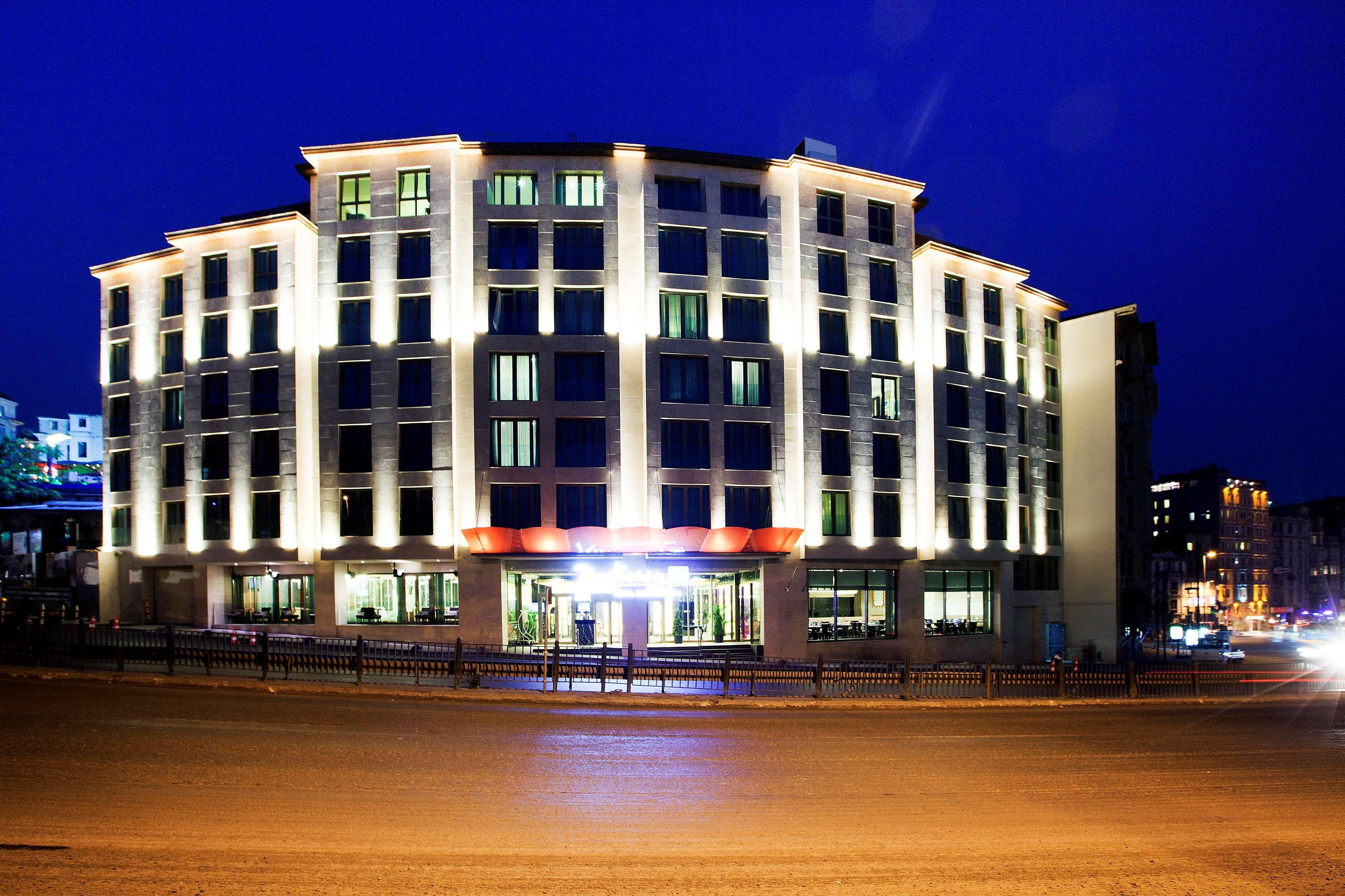Radisson Blu Hotel Istanbul Pera Exterior photo
