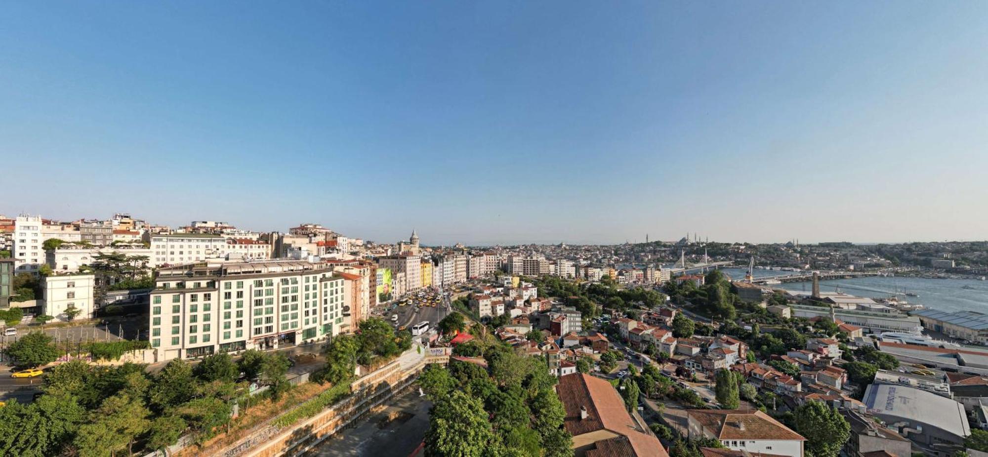 Radisson Blu Hotel Istanbul Pera Exterior photo View of the city