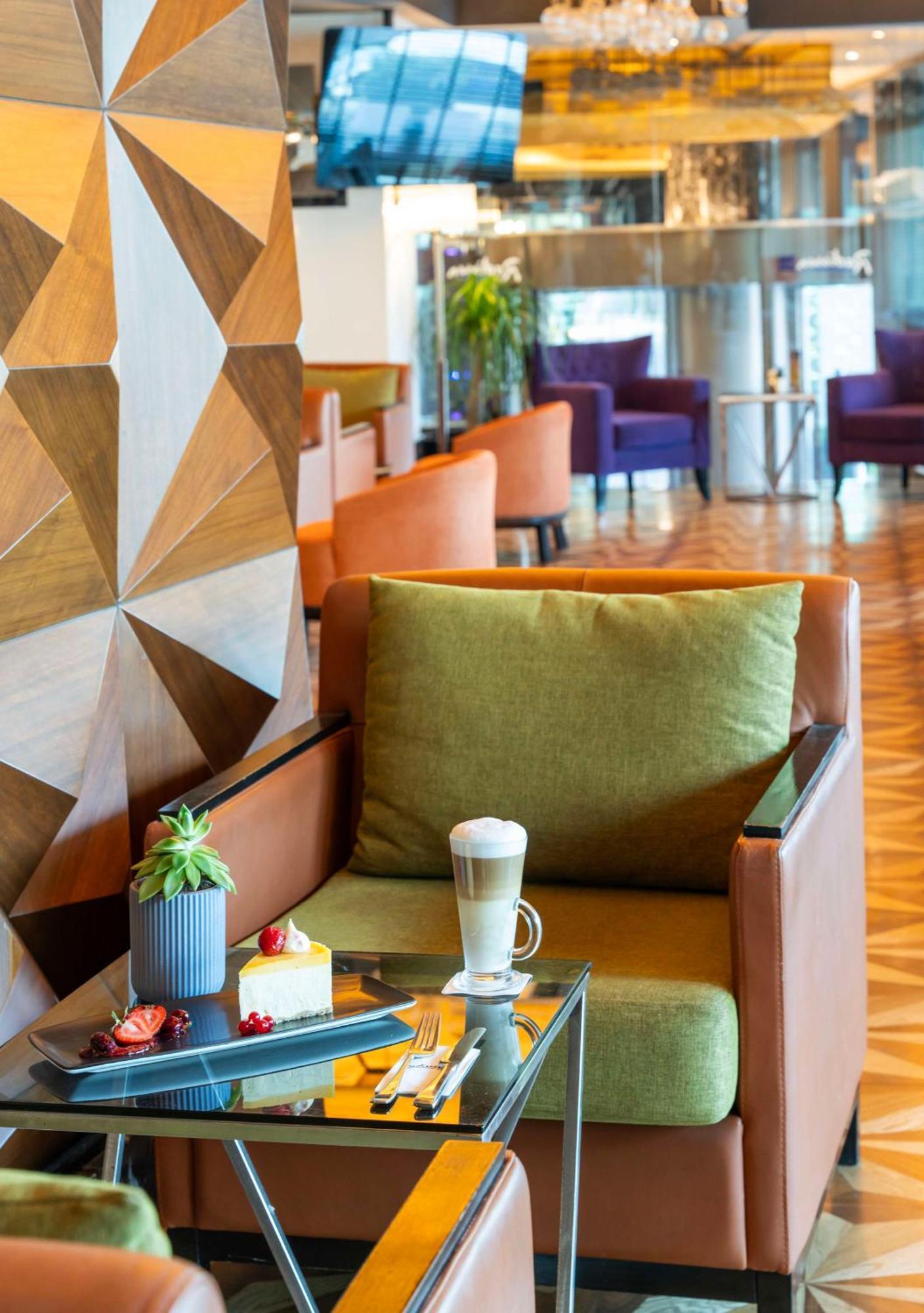 Radisson Blu Hotel Istanbul Pera Exterior photo The lounge at the airport