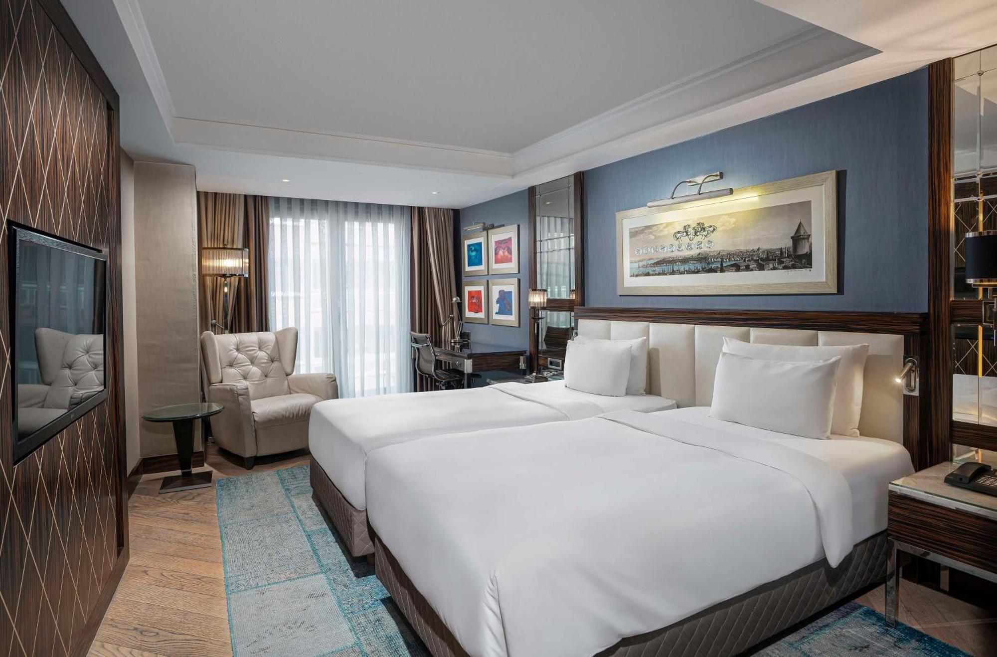 Radisson Blu Hotel Istanbul Pera Exterior photo Deluxe Room