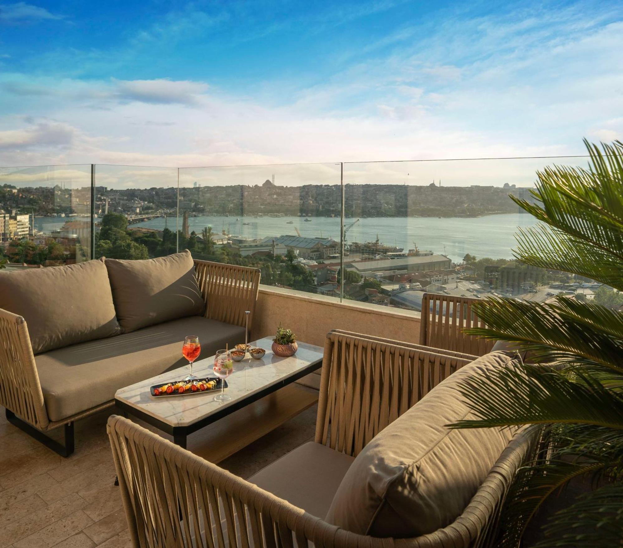 Radisson Blu Hotel Istanbul Pera Exterior photo View from the hotel