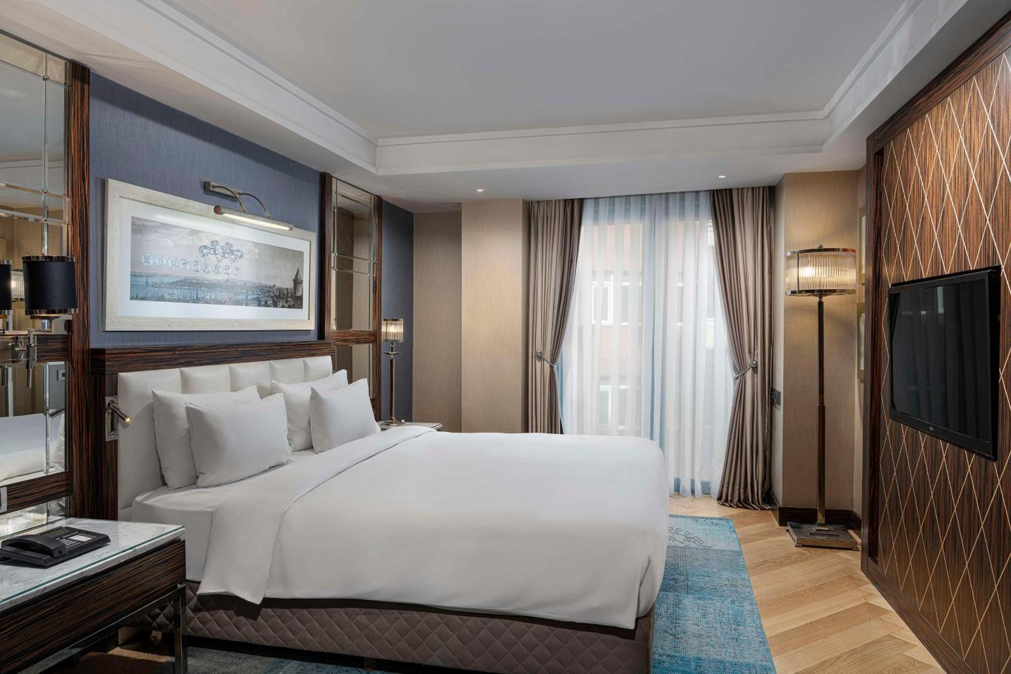 Radisson Blu Hotel Istanbul Pera Exterior photo Deluxe Room