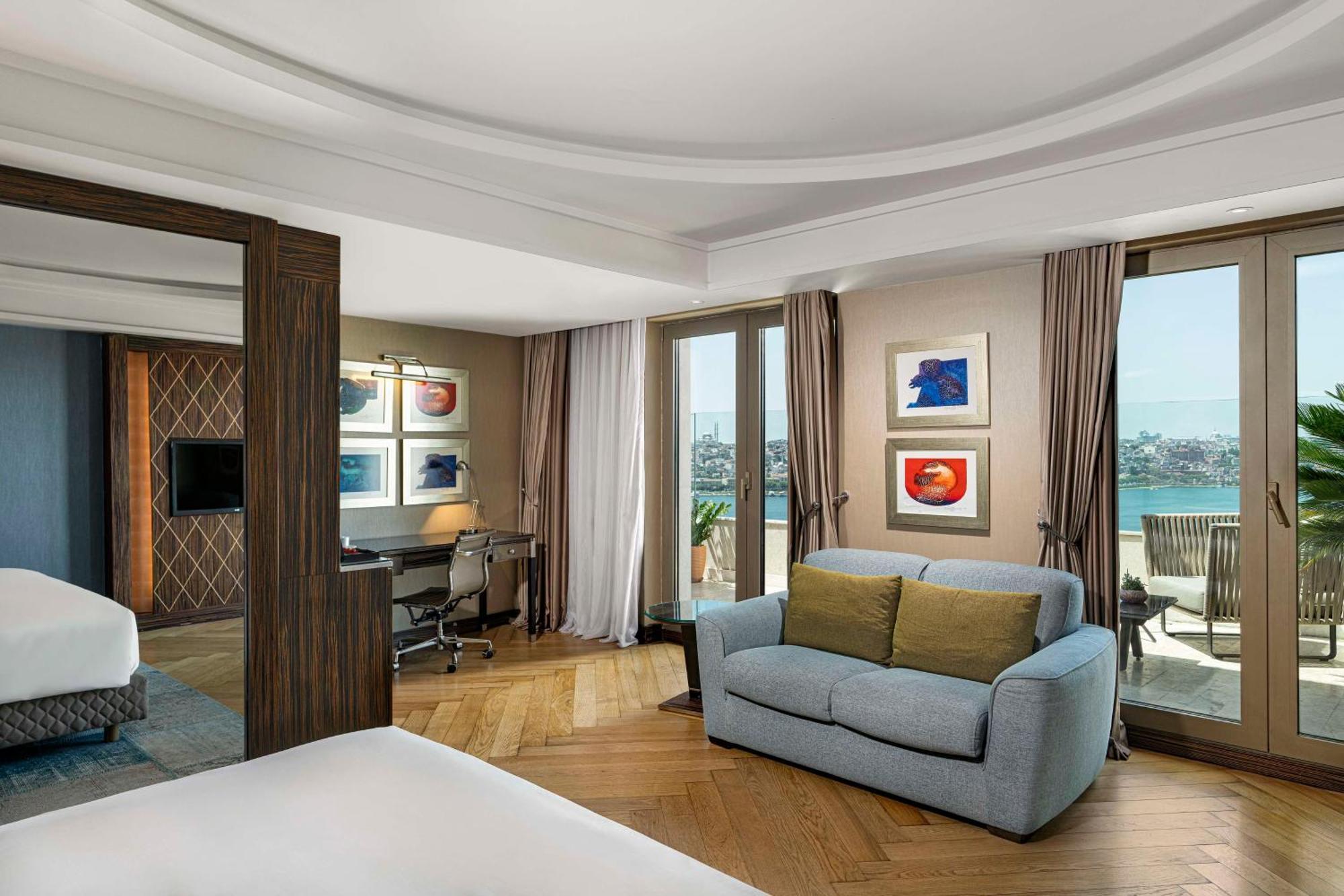 Radisson Blu Hotel Istanbul Pera Exterior photo Suite
