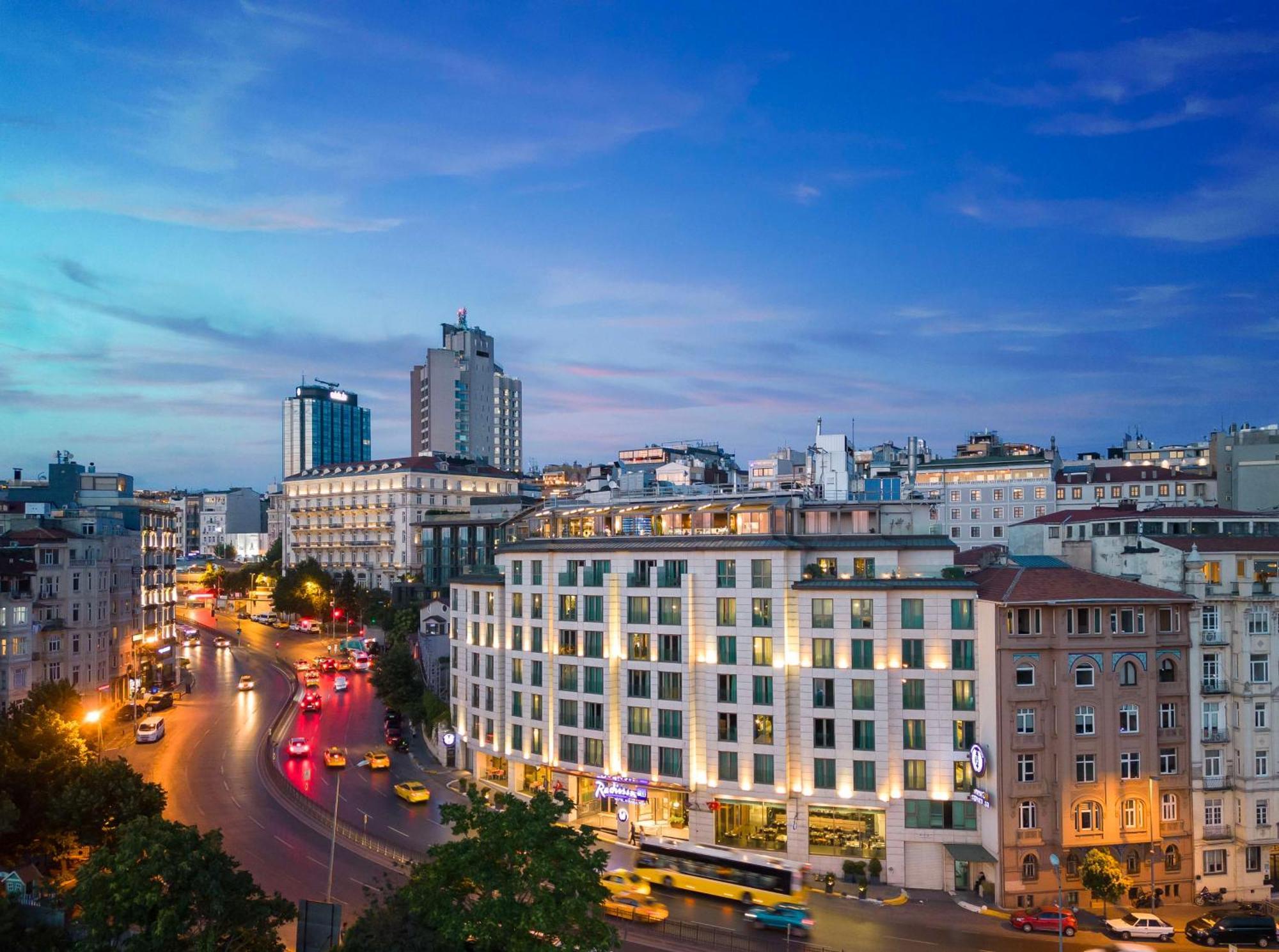 Radisson Blu Hotel Istanbul Pera Exterior photo Hilton Istanbul Bosphorus