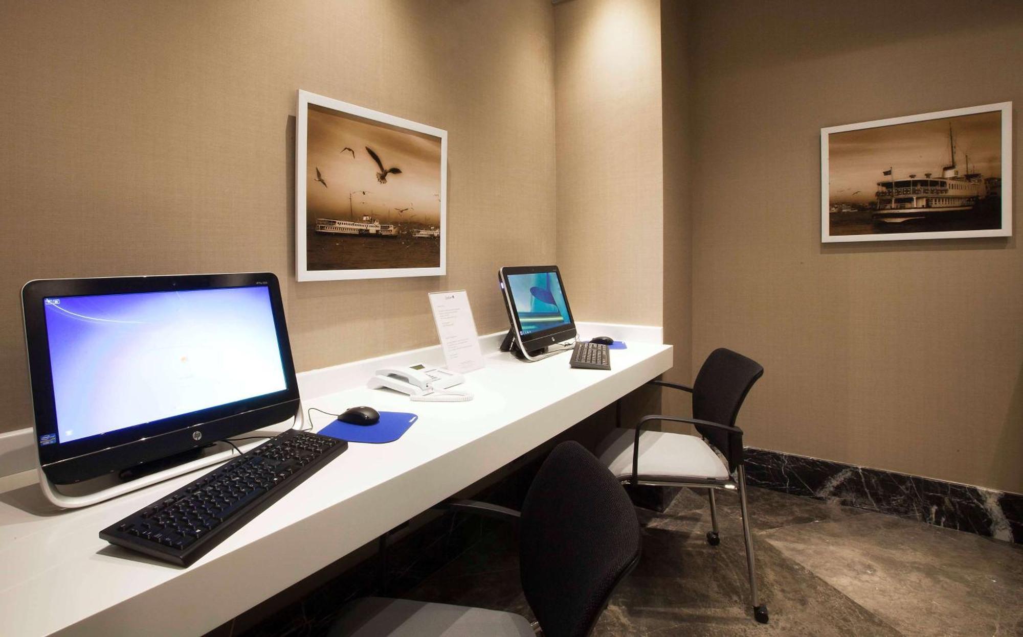 Radisson Blu Hotel Istanbul Pera Exterior photo Business Center