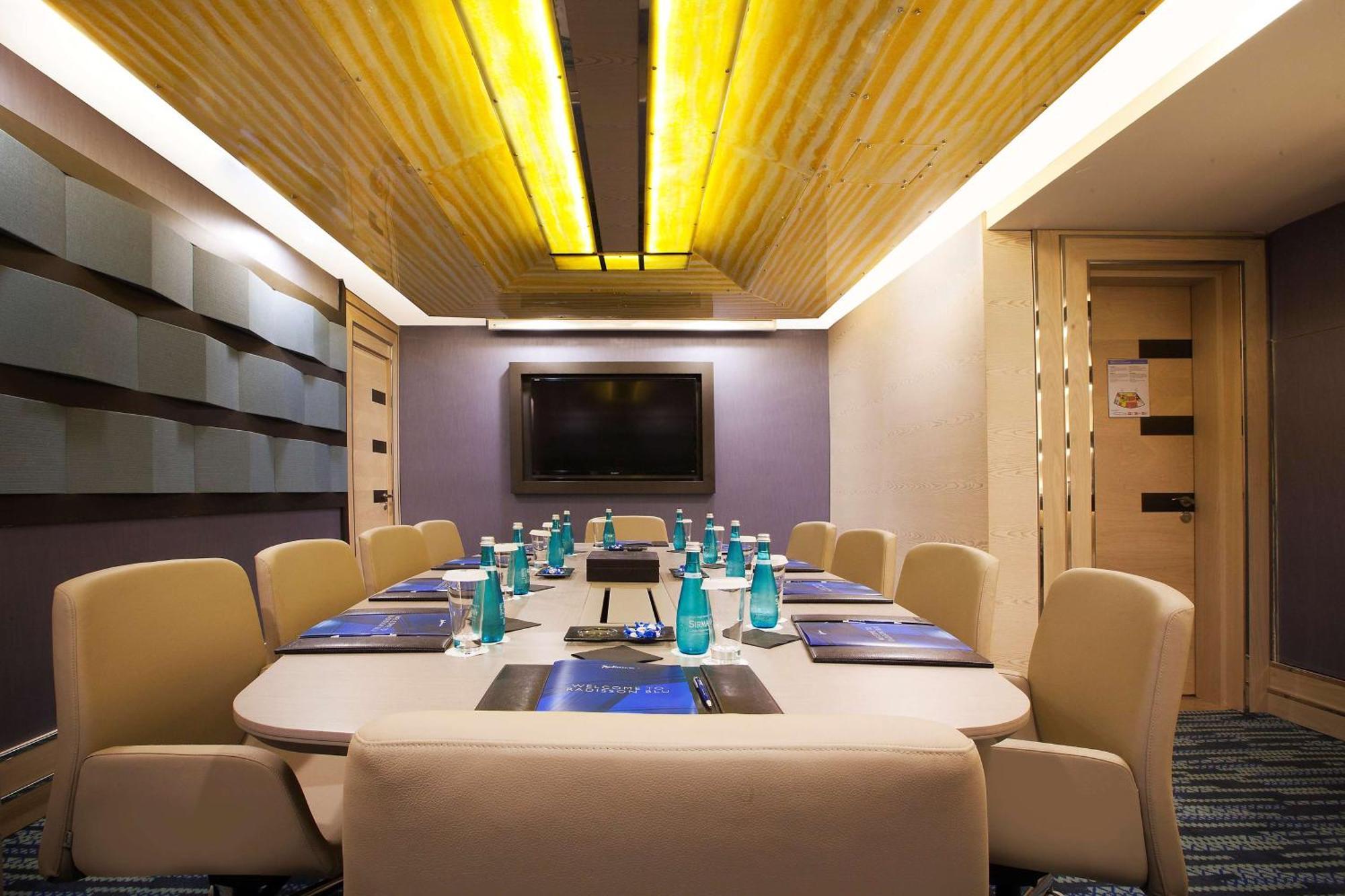 Radisson Blu Hotel Istanbul Pera Exterior photo Meeting room